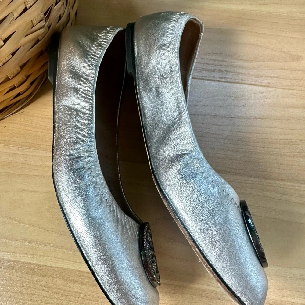 Tory Burch Metallic Silver Logo Round-Toe Ballet Flats
